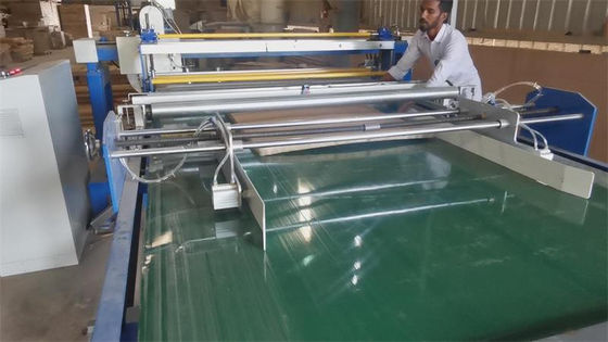 NCC-1300 PLC-besturing Honeycomb Board Cross Cutter met touchscreen-operatie