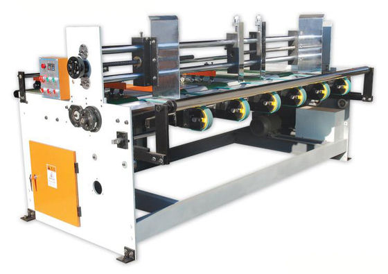 Vacuüm automatisch gegolfde plaatvoeder PLC-besturing Op maat gemaakte kleur BAF-2800
